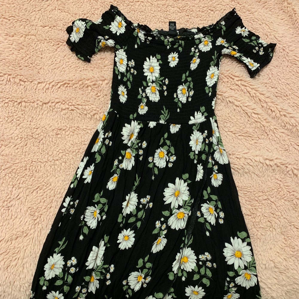 Forever 21 off the shoulder maxi dress w leg slit